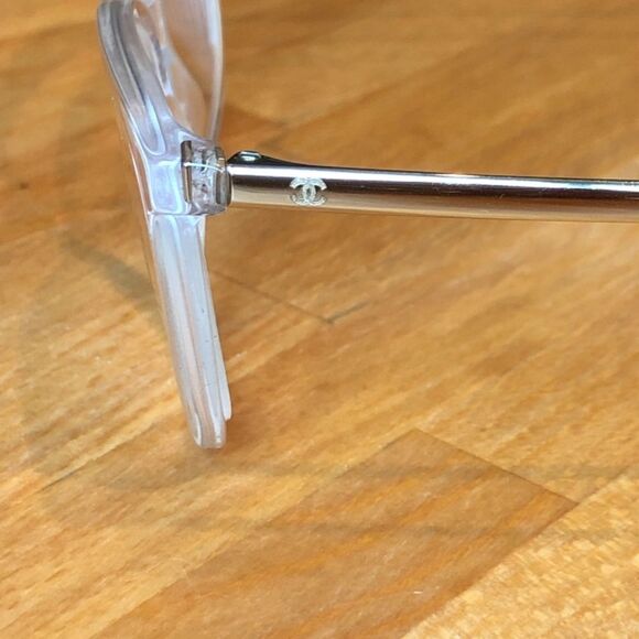 CHANEL Clear Glasses with White Case - Picture 2 of 14